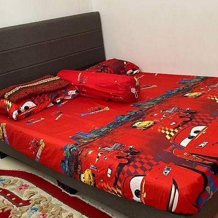 Homestay Delisha Parit Raja Uthm Exterior foto